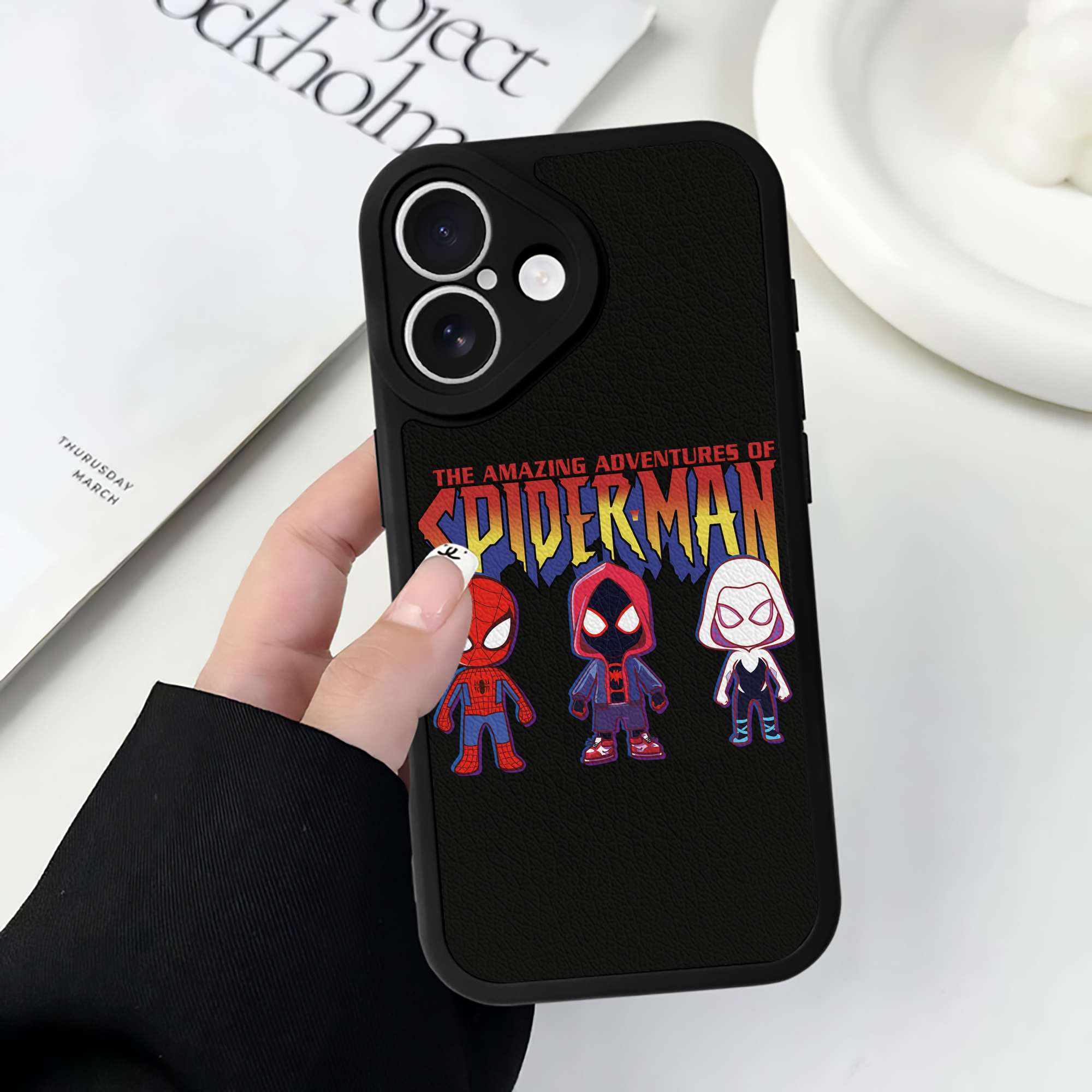 Spider Man スパイダーマン 【iPhone 16シリーズ対応】シリコンスマホケース（レザー調） 材質：シリコン